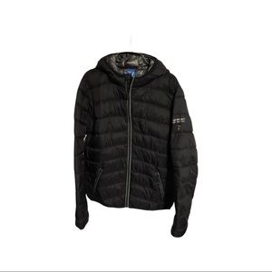 Breathable windproof and waterproof ultralight jacket by Point Zero.